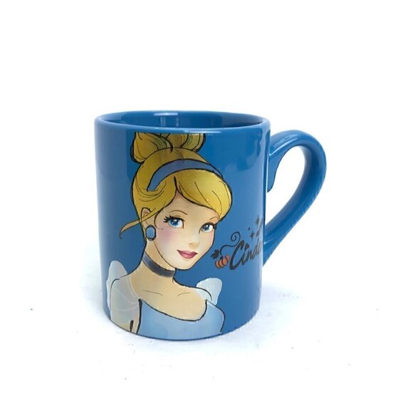 RARE! Disney Cinderella Holographic Mug - Picture 3 of 8